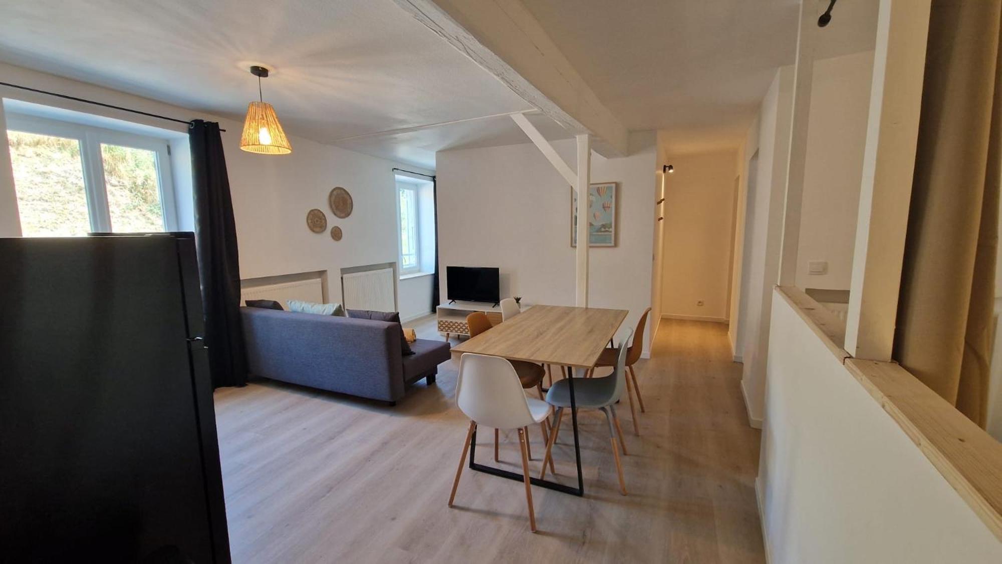 Le Bourg Lägenhet Lagnieu Exteriör bild