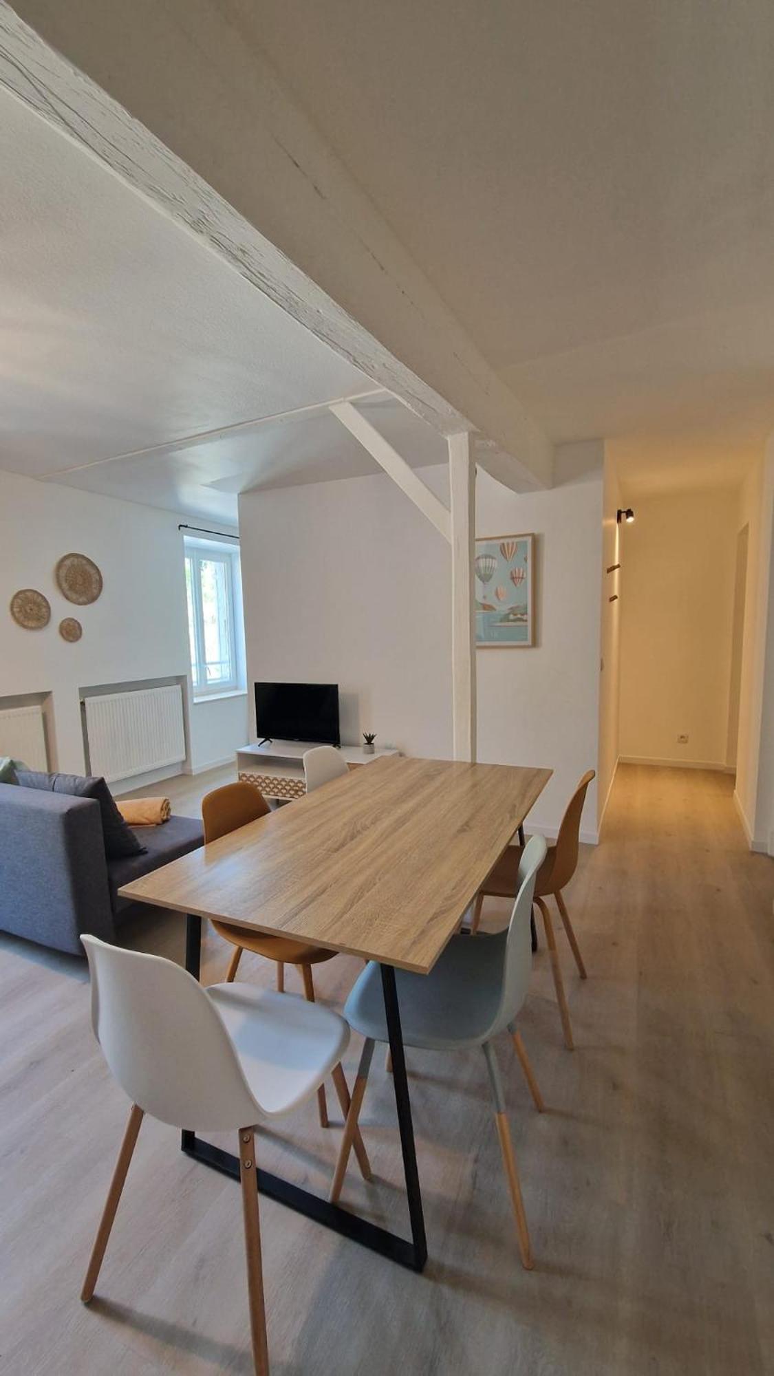 Le Bourg Lägenhet Lagnieu Exteriör bild
