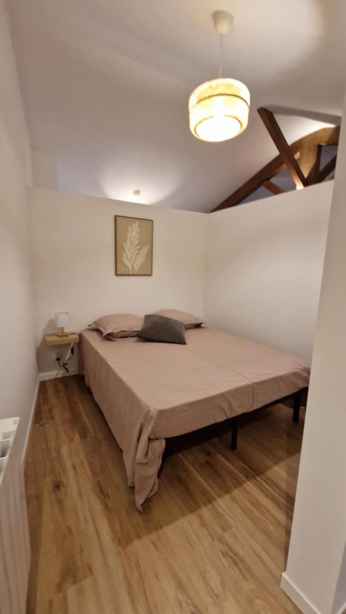 Le Bourg Lägenhet Lagnieu Exteriör bild